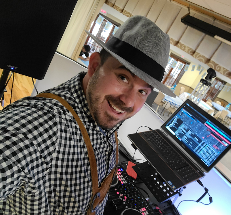 Photo of DJ Steven Burchard